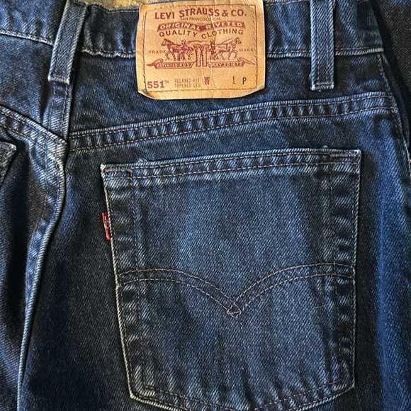 Levi’s 551 Relaxed Fit Tapered Leg - Picture 3 of 6